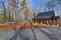 Secluded Paradise - Hot Tub, Fire Pit, Tranquil Setting Hotel di Lumpkin County