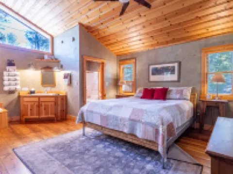 Cozy Cabin with Fireplace and Whirlpool Tub - Serene Mountain Escape