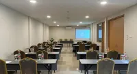 Kiyana Premiere Hotel Batang فنادق في Batang