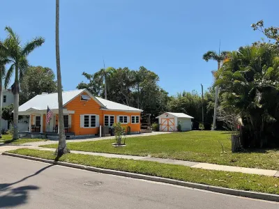 Mango Cottage at Palma Sola Bay