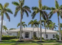 Marco Island Waterfront Single Story with Direct Gulf Access!