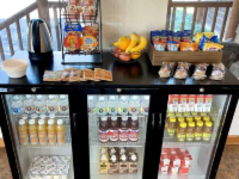 The Idaho Lodge & RV Park Hotels in Boundary County