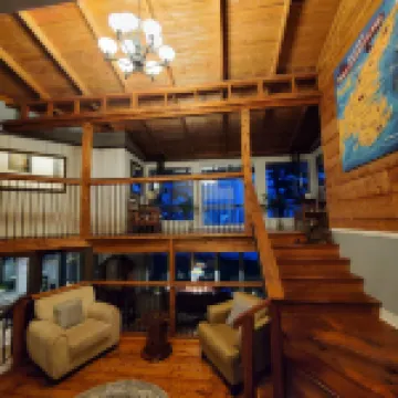 The Cliffside Inn Hotels in Kings County