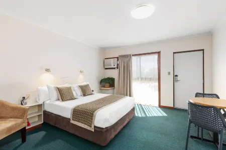 Presidential Motel Отели рядом с достопримечательностью «Кейв Гарден»