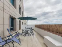 Spacious Sea View Apartment โรงแรมในไฮฟา