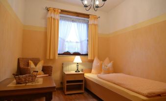 Quaint Apartment in Zeil am Main with Terrace