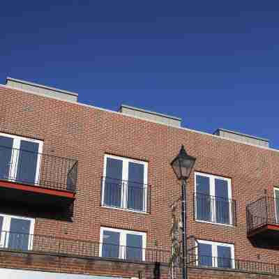 Charles Hope Staines Centre Hotel Exterior
