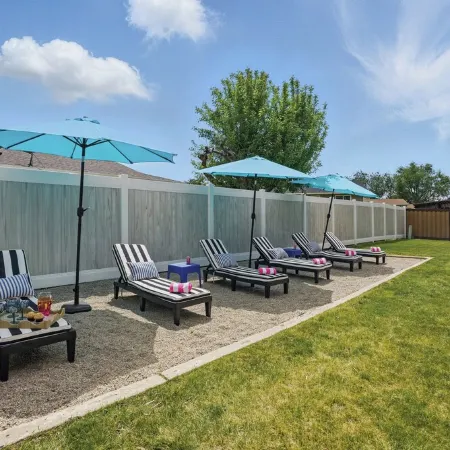 1 min from Lindon Temple- Hot tub, Sleeps 16, Xbox, Poker, 6 Bed