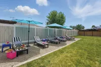 1 min from Lindon Temple- Hot tub, Sleeps 16, Xbox, Poker, 6 Bed