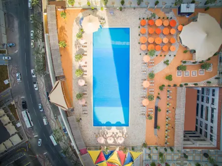 Ezdan Hotel, Residences