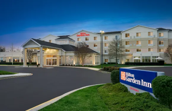 多佛爾希爾頓花園酒店