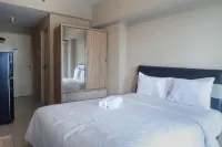 Restful Studio Apartment at Orchard Supermall Mansion - Kitchen