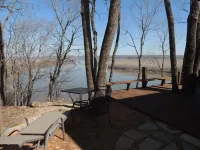 Pinckney Bend Bed & Breakfast - parking