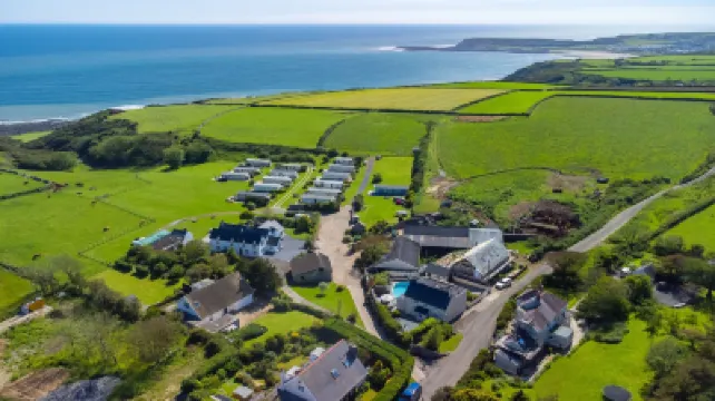 Windy Ridge Cottage - 5 Bedroom Holiday Home - Oxwich Hotels in 