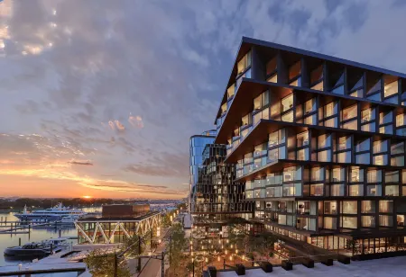 Pendry Washington DC - the Wharf Отели рядом с достопримечательностью «56 Сигнерс оф Деклерейшен оф Индепенденс Мемориал»
