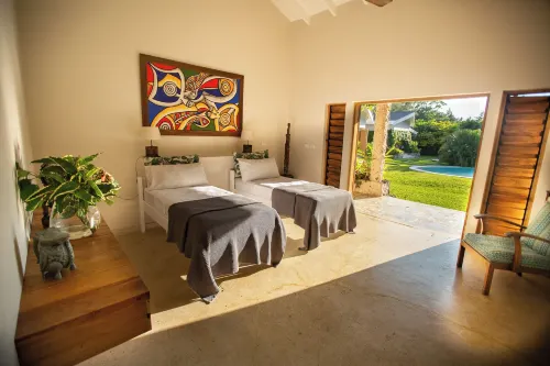 Nakatumble - Luxury Sustainable Villa with Farm Hotels in Efate