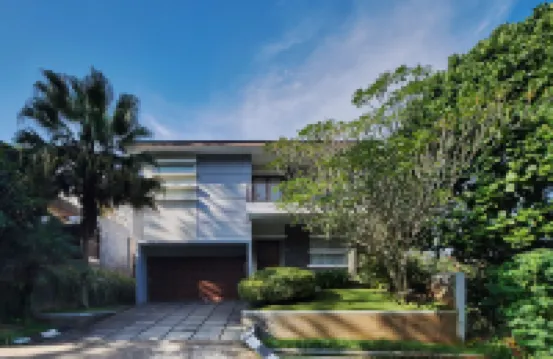Breeze Blows City View Villa 4 Bedrooms and 1 Familly Bedroom with a Private Heated Swimming Pool