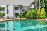Roydon Beachfront Apartments - Pools