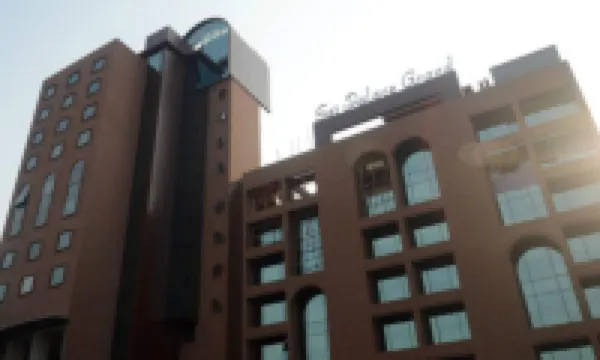 Sai Palace Grand, Malad Hotels near Borivali