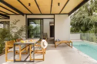 The 8 Suites - piscina