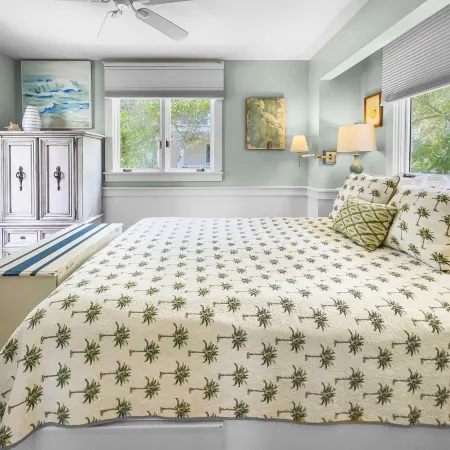 Breakers Plus Carriage House 4 Bedroom Home by RedAwning