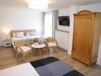 Hotel Weinlaube Hotels near Asterstein