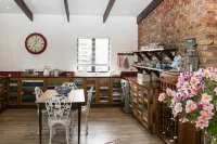 Narnia Guest House Hotels in Simola Golf and Country Estate