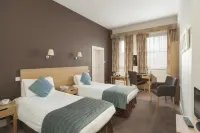 The Marine Hotel Hotel dekat St. David's Methodist Church