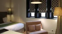 Perry Street Hotel Hotel di Bombira