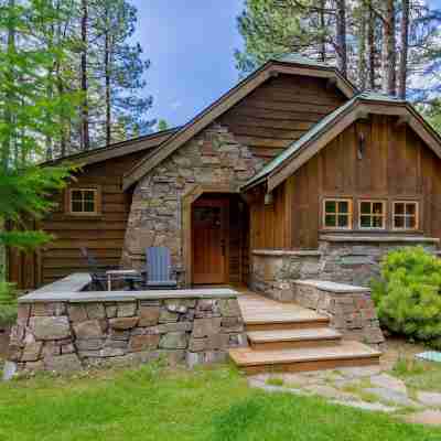 Lake Creek Lodge Hotel Exterior
