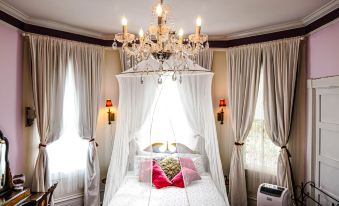 Isetta Inn (Boutique Hostel)