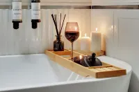 อพาร์ตเมนต์ในเมือง Angielska Grobla & ที่จอดรถ โดย Downtown Apartments