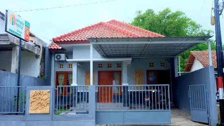 Homestay Maguwoharjo by Simply Homy Отели рядом с достопримечательностью «Islamic University of Indonesia»