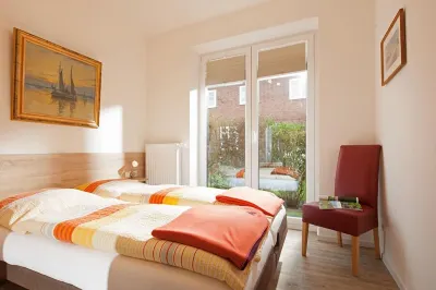 Ferienhaus Mien Huske Hotels near Campingplatz Eiland - Klaus Harms