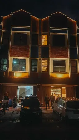 Capital Hotel Отели рядом с достопримечательностью «Perintis II Pasar Lama Tangerang»