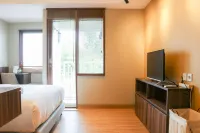 Simply Look Studio Room LRT City Jatibening Apartment - Condos