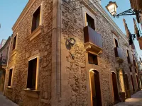 Palazzo Salomone Hotels near Arethusa Spring