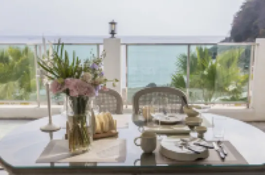 LIM Sea Side Poolvilla Pension