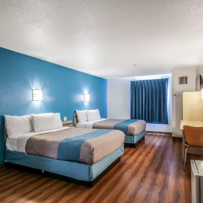 Motel 6 New Braunfels, TX Hotels near New Braunfels Civic/Convention Center