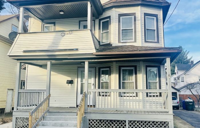 Newly Renovated 2 Floor Getaway