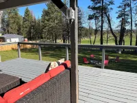 Pine Hollow Lakehouse Retreat Hotels in Wasco County