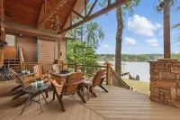 Lakefront Hot Springs, 3 King Beds, 3.5 Baths, Bunk room, Fire Pit, Lakeside Bar