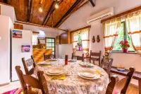 Aadonis Villa