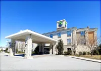 Holiday Inn Express & Suites Clear Spring Hotels in Mercersburg