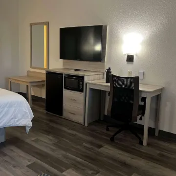 Super 8 by Wyndham Rosenberg TX