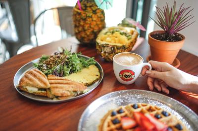 料理 オハナ・ワイキキ・イースト by アウトリガーの写真