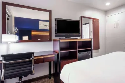 Avion Inn Near LGA Airport, Ascend Hotel Collection Hotel a New York