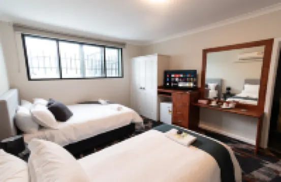 Harp Hotel Hotels in Wollongong