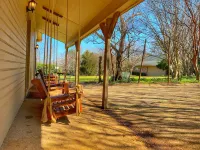 Kiepersol Bed and Breakfast Hotels in Tyler