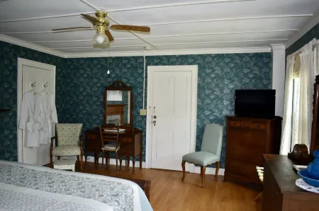 Harbour House Inn B&B